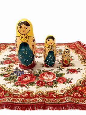 Matryoshka Nesting Dolls 3pc Hand Painted Wood Russian Folk Art Home Décor